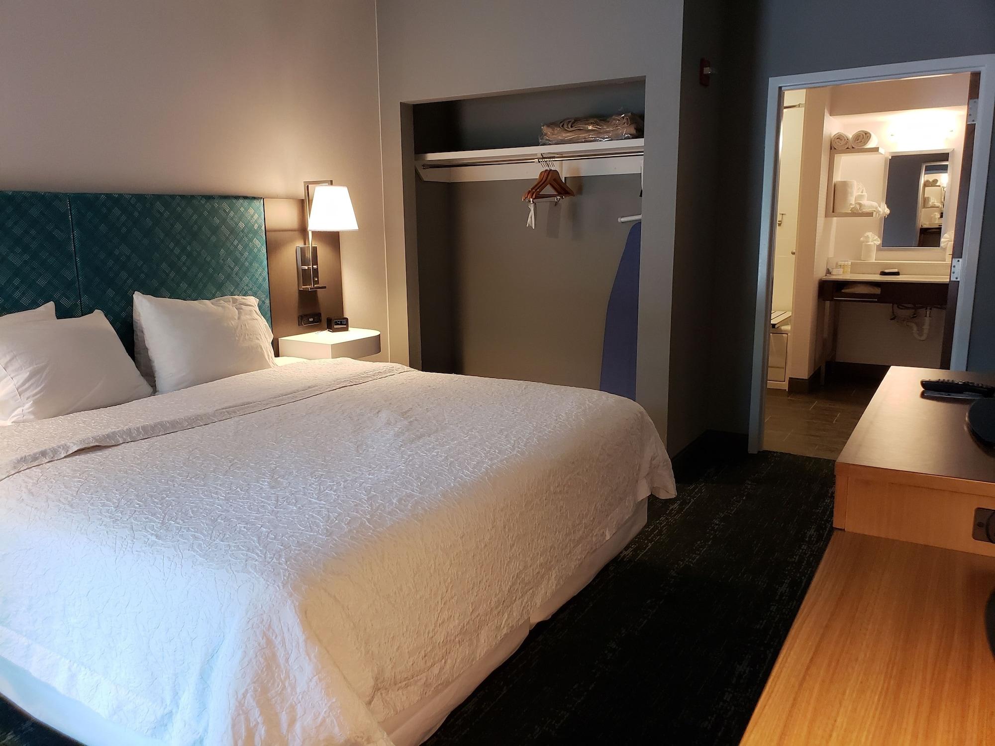 Hampton Inn & Suites Newtown Yardley Zewnętrze zdjęcie