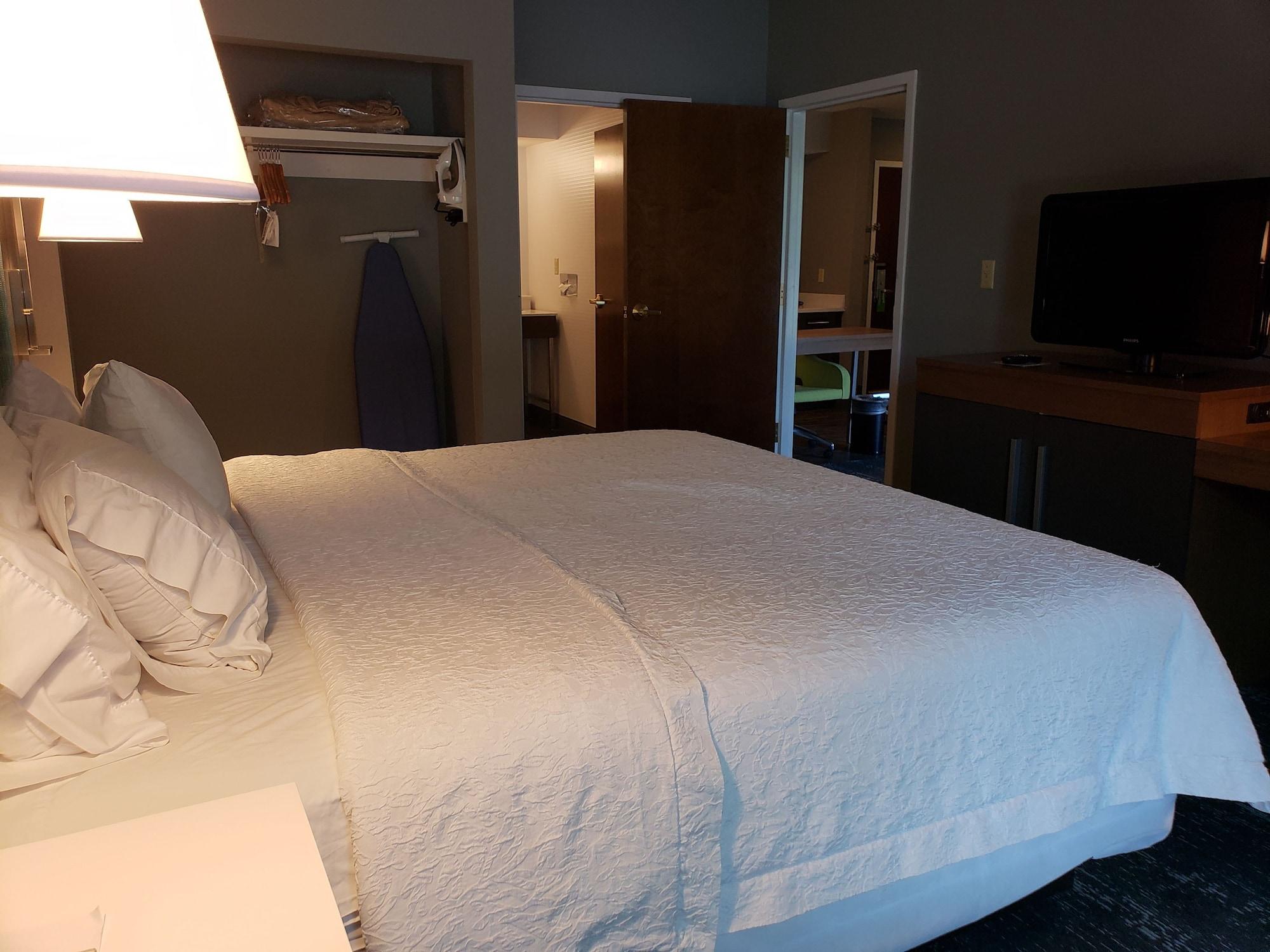 Hampton Inn & Suites Newtown Yardley Zewnętrze zdjęcie