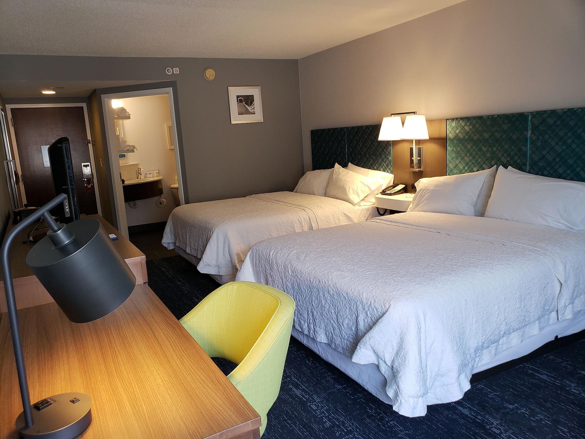 Hampton Inn & Suites Newtown Yardley Zewnętrze zdjęcie