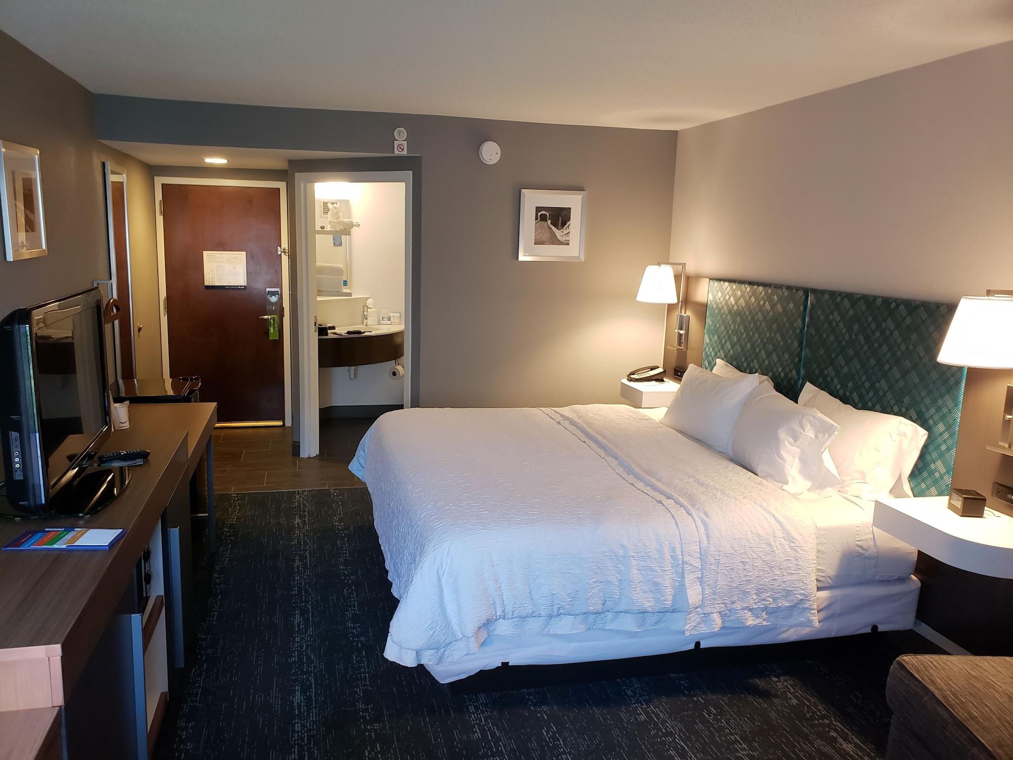 Hampton Inn & Suites Newtown Yardley Zewnętrze zdjęcie