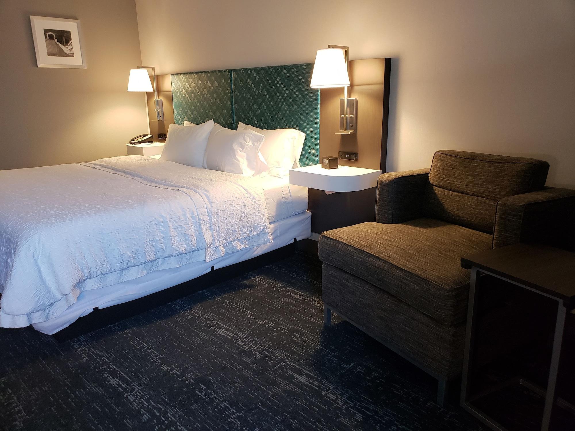 Hampton Inn & Suites Newtown Yardley Zewnętrze zdjęcie