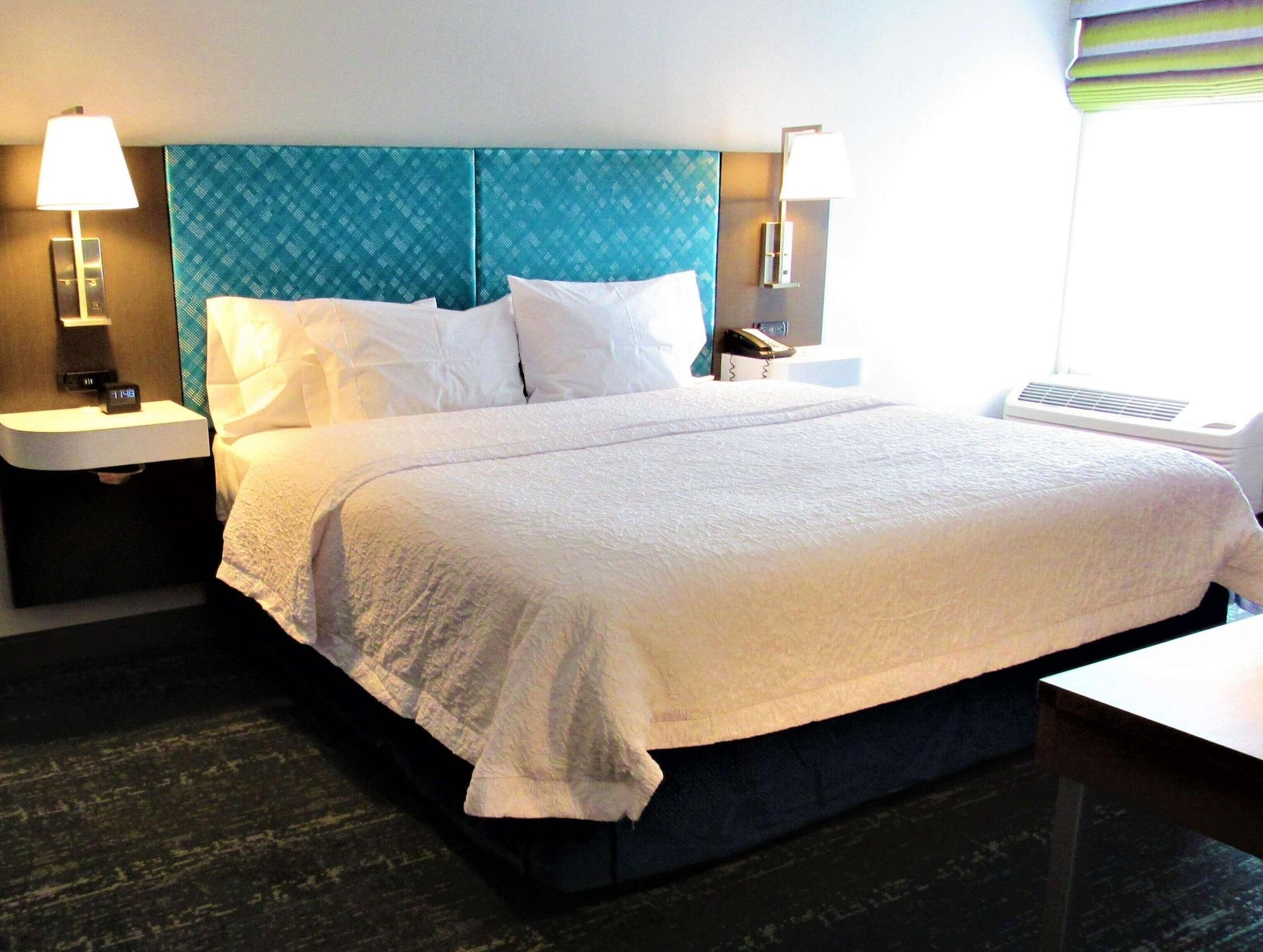 Hampton Inn & Suites Newtown Yardley Zewnętrze zdjęcie