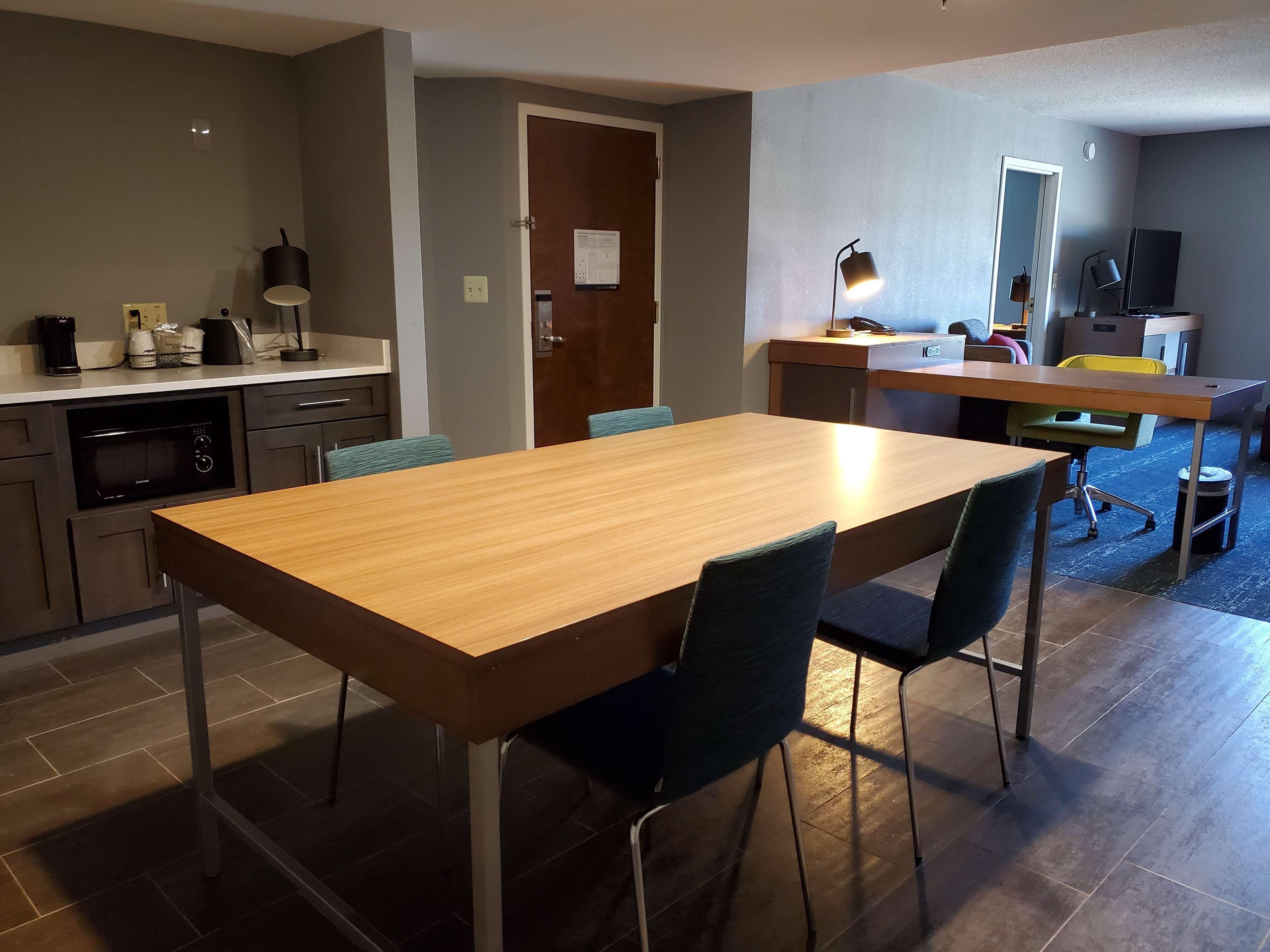 Hampton Inn & Suites Newtown Yardley Zewnętrze zdjęcie