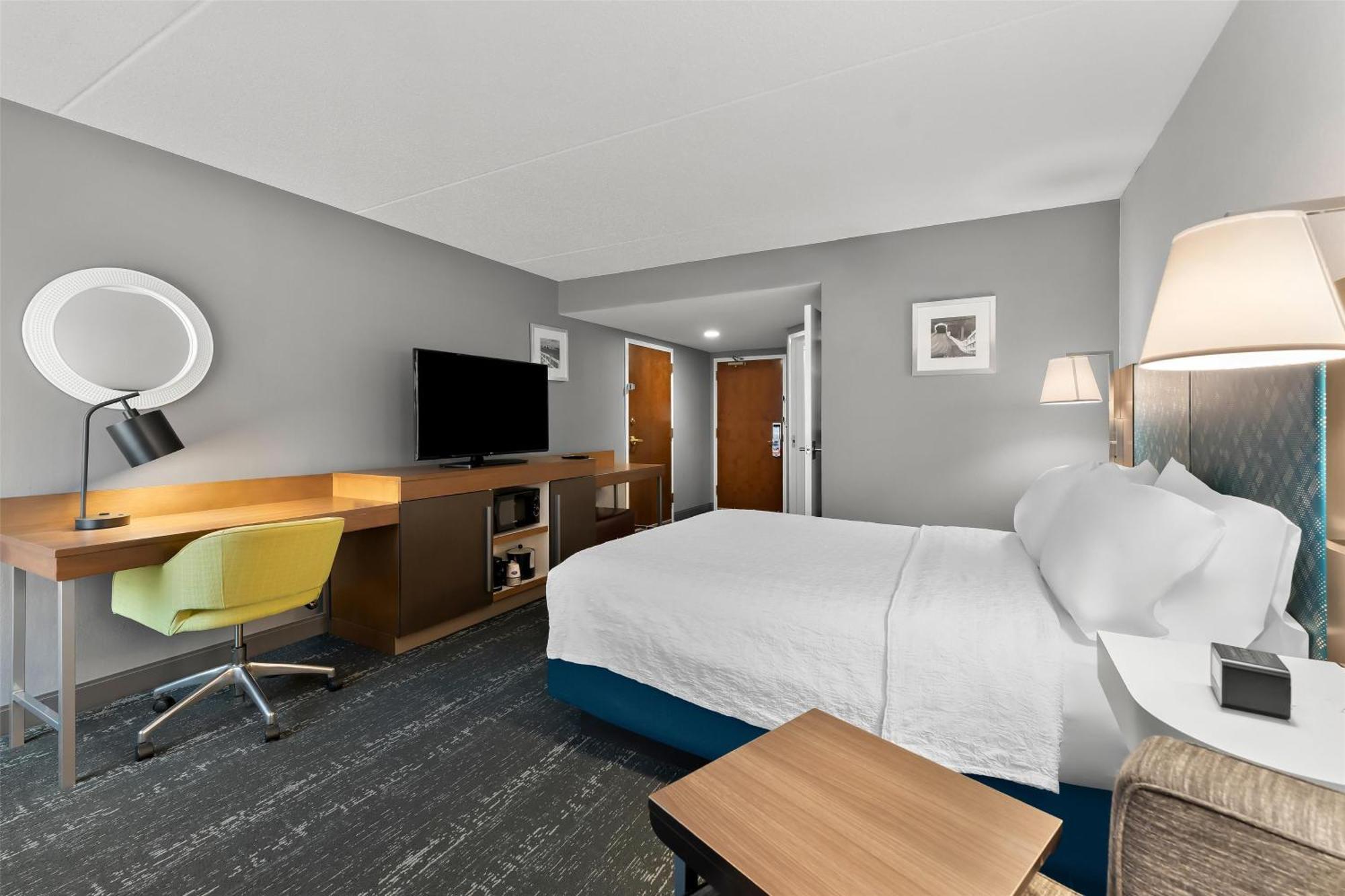 Hampton Inn & Suites Newtown Yardley Zewnętrze zdjęcie